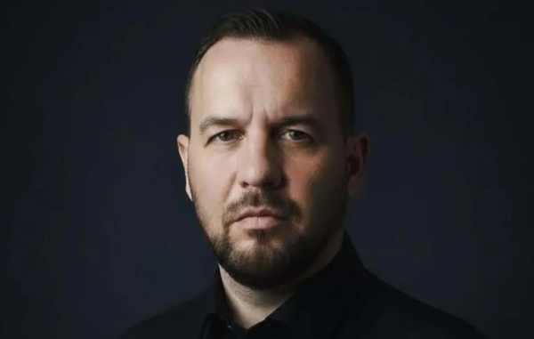 Культурні новини: Помер актор, який зіграв головну роль у фільмі “Герой мого часу”, Євген Бушмакін, у віці 45 років.