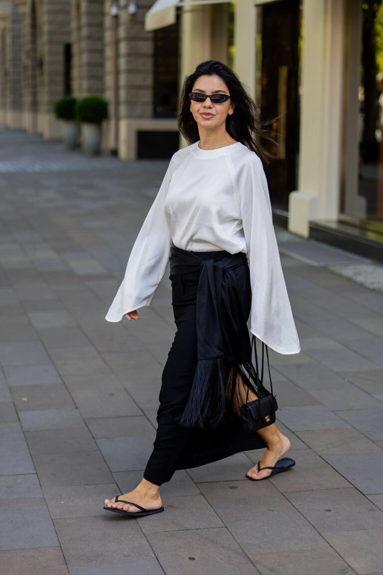White long-sleeved shirts have never been this fashionable – and they're a hit for the end of summer 2026. 6