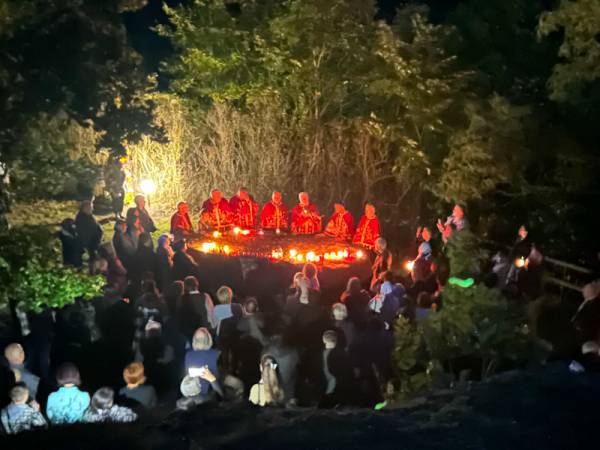 Хто заквітчає перший хрест, той швидко вийде заміж 27