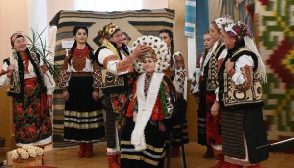 Виготовлення пір’яного вінка у прикарпатському селі внесли до переліку нематеріальної&hellip;