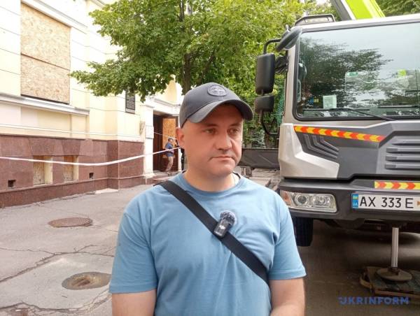 У Харківському художньому музеї уточнили дані про пошкодження картин після удару РФ 7