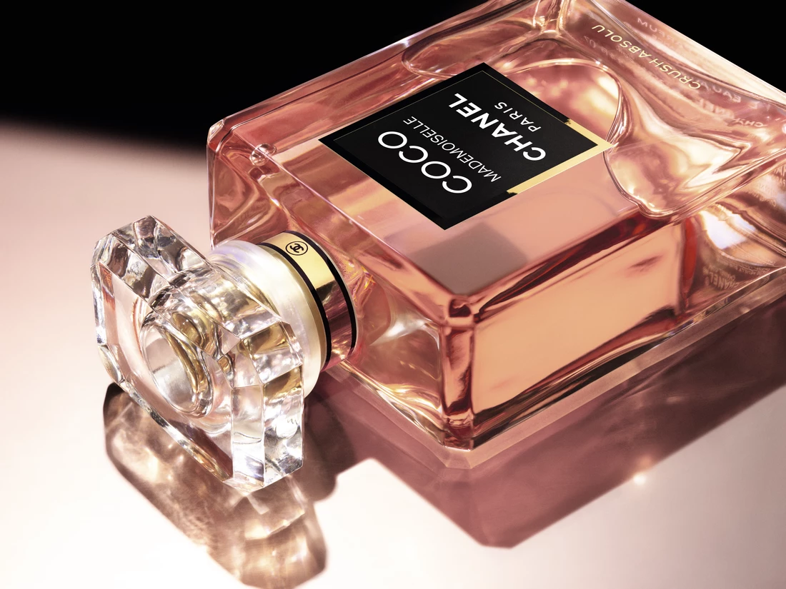 Сила магніту: Chanel презентує новий парфум Coco Mademoiselle Crush Absolu 5 Сила магніту: Chanel презентує новий парфум Coco Mademoiselle Crush Absolu1
