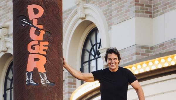 Вийшов трейлер чорної комедії «Діґґер» з Томом Крузом
