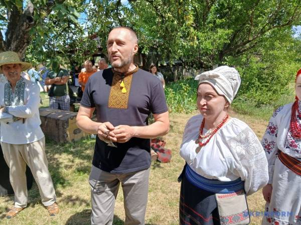 «Зажинки»: перші зібрані з поля колоски відклали на різдвяний дідух 25 «Зажинки»: перші зібрані з поля колоски відклали на різдвяний дідух 25