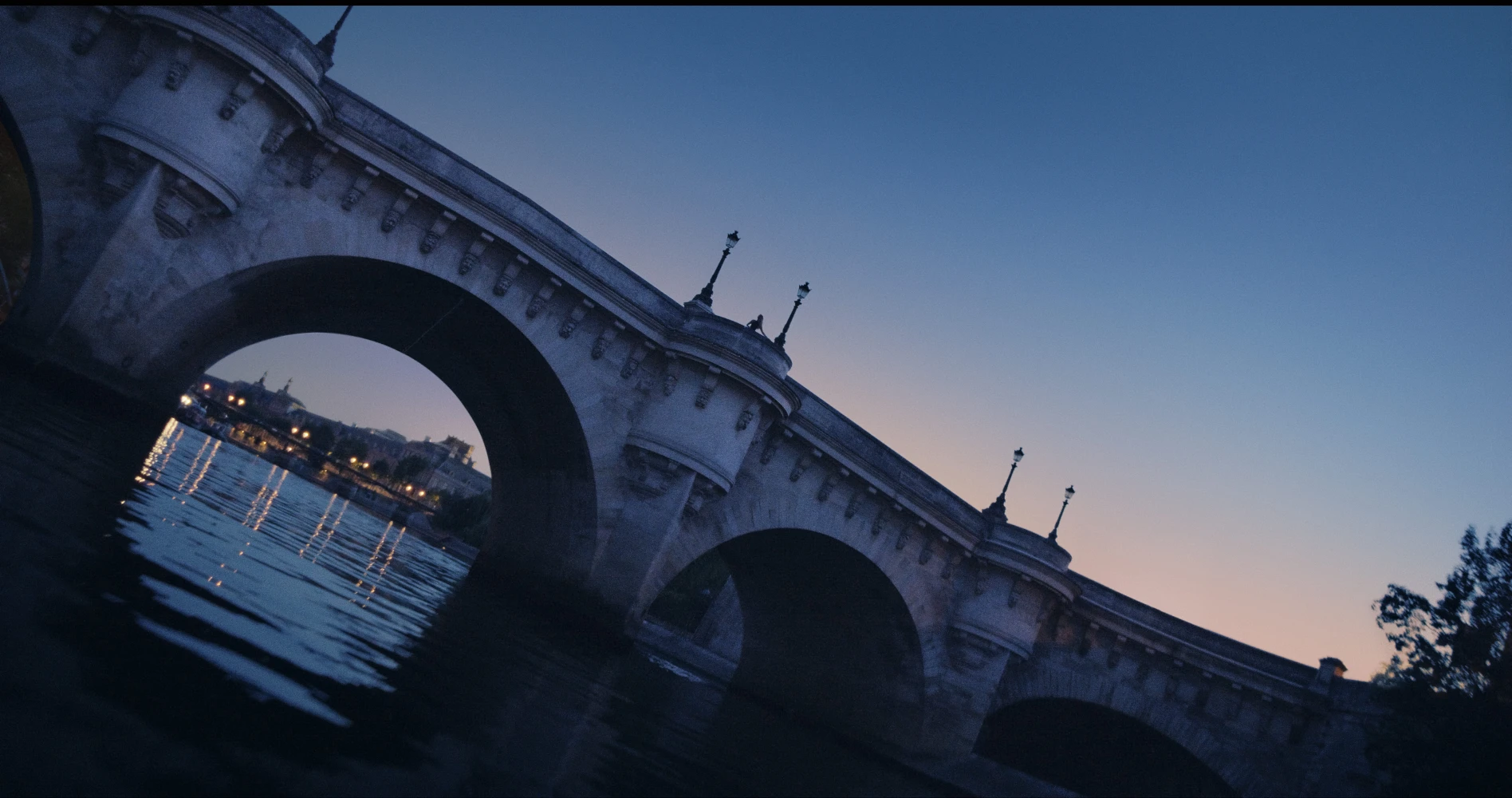 Магія blue hour: новий аромат L’Heure Bleue від Guerlain2