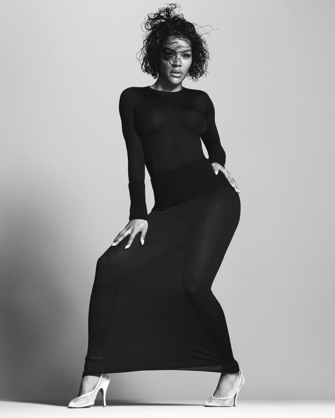 Теяна Тейлор уособлює нову кампанію Alaïa 9 Теяна Тейлор стала обличчям нової рекламної кампанії Alaïa2