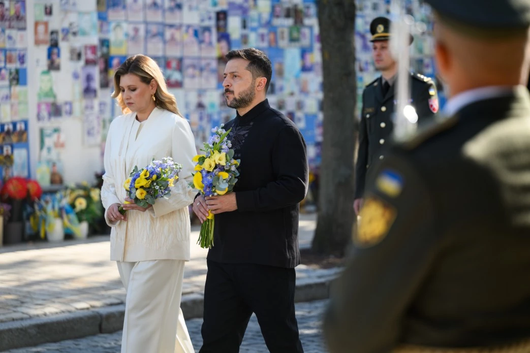 Зеленська обрала LITKOVSKA для вшанування Дня Незалежності 4 Олена Зеленська з'явилася в образі LITKOVSKA на урочистостях до Дня Незалежності України0