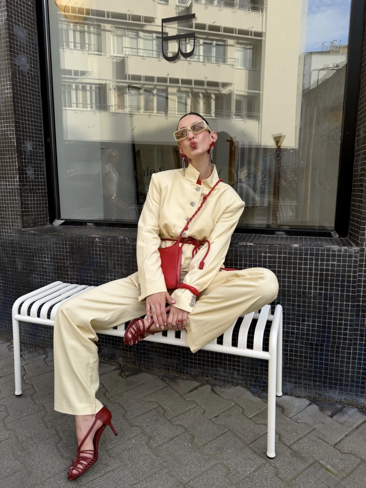 Вбрання із сенсом: що одягають українські fashion-інфлюенсерки на День Незалежності3