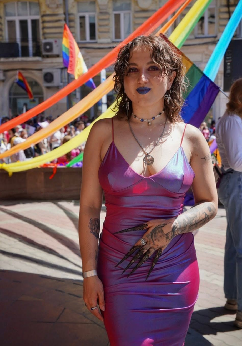 Журналістка Ана Море стикнулася з хвилею погроз через пост із фото з Маршу рівності. Що відбувається3
