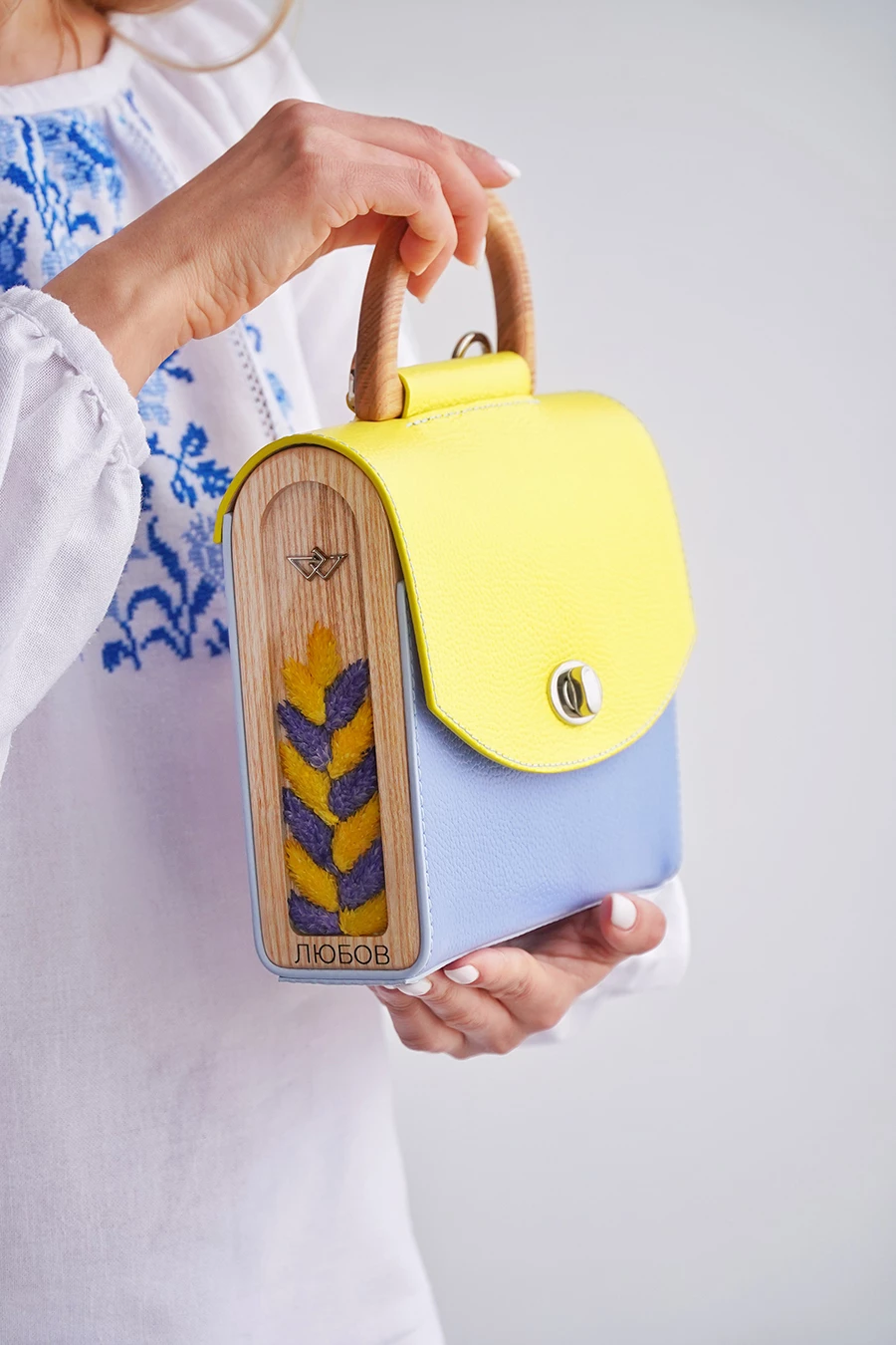 Made in Ukraine: жовто-синій у колекціях українських брендів11