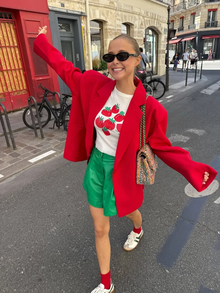 Футболки, що підкорюють street style: новий тренд для всіх 15 Ці футболки — новий streetstyle-хіт, який може приміряти кожна6