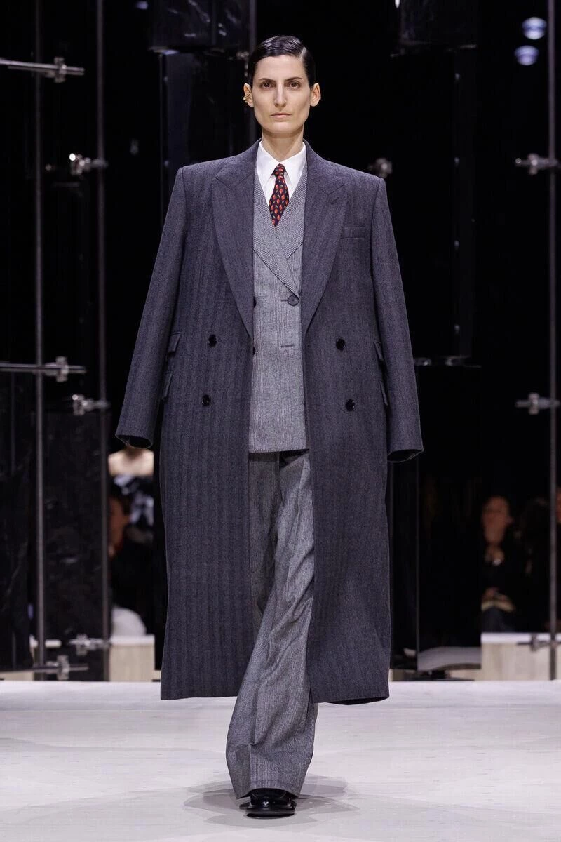 Жінка-керівниця повертається: чому мода знову закохалася в power dressing3