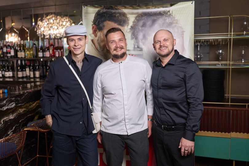 Київський кінобранч: кулінарна подорож світом шеф-кухаря 37 Кулінарна мандрівка, натхненна легендарним шеф-кухарем. У Києві відбувся кінобранч до виходу стрічки15