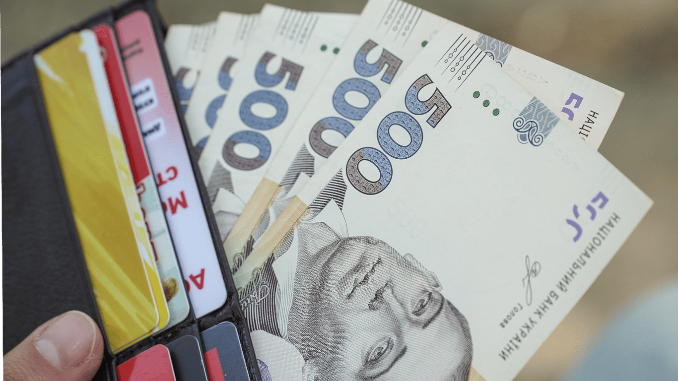 2700 гривень до Дня Незалежності: можливі проблеми з виплатою 4 2 700 грн до Дня Незалежності: які нюанси можуть бути з виплатою0