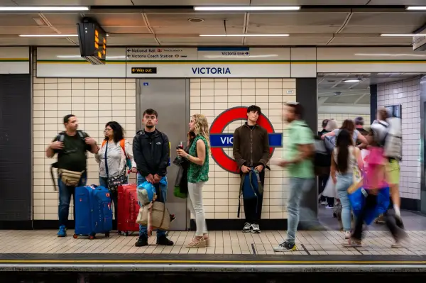 Як нова станція Victoria line дратує лондонців