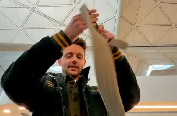 Чи вартий платний Fast Track в аеропорту: перегони з партнером дали відповідь 8 (Picture: Chelsea Dickenson)