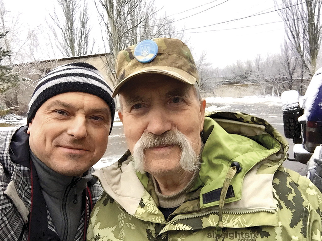 Прапор Майдану: як символ свободи підкорює закордонні екскурсії 24 За кордоном водимо екскурсії з прапором, який пережив найстрашнішу ніч на МАЙДАНІ | Mandry9