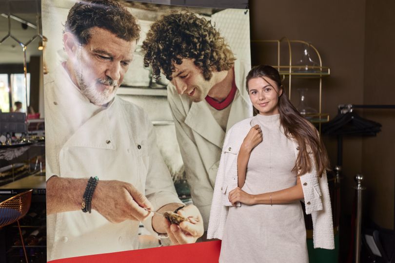 Київський кінобранч: кулінарна подорож світом шеф-кухаря 38 Кулінарна мандрівка, натхненна легендарним шеф-кухарем. У Києві відбувся кінобранч до виходу стрічки16