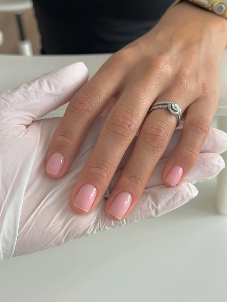Petal nails — ніжний тренд манікюру літа-20266