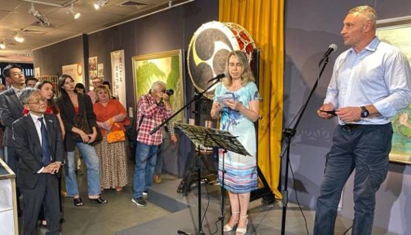 У Музеї історії Києва відкрили виставку «З краси Японії» 7