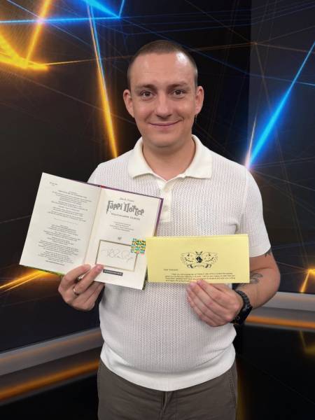 Джоан Ролінґ надіслала листа і книгу захиснику, який переказував її романи про Гаррі Поттера у полоні 5