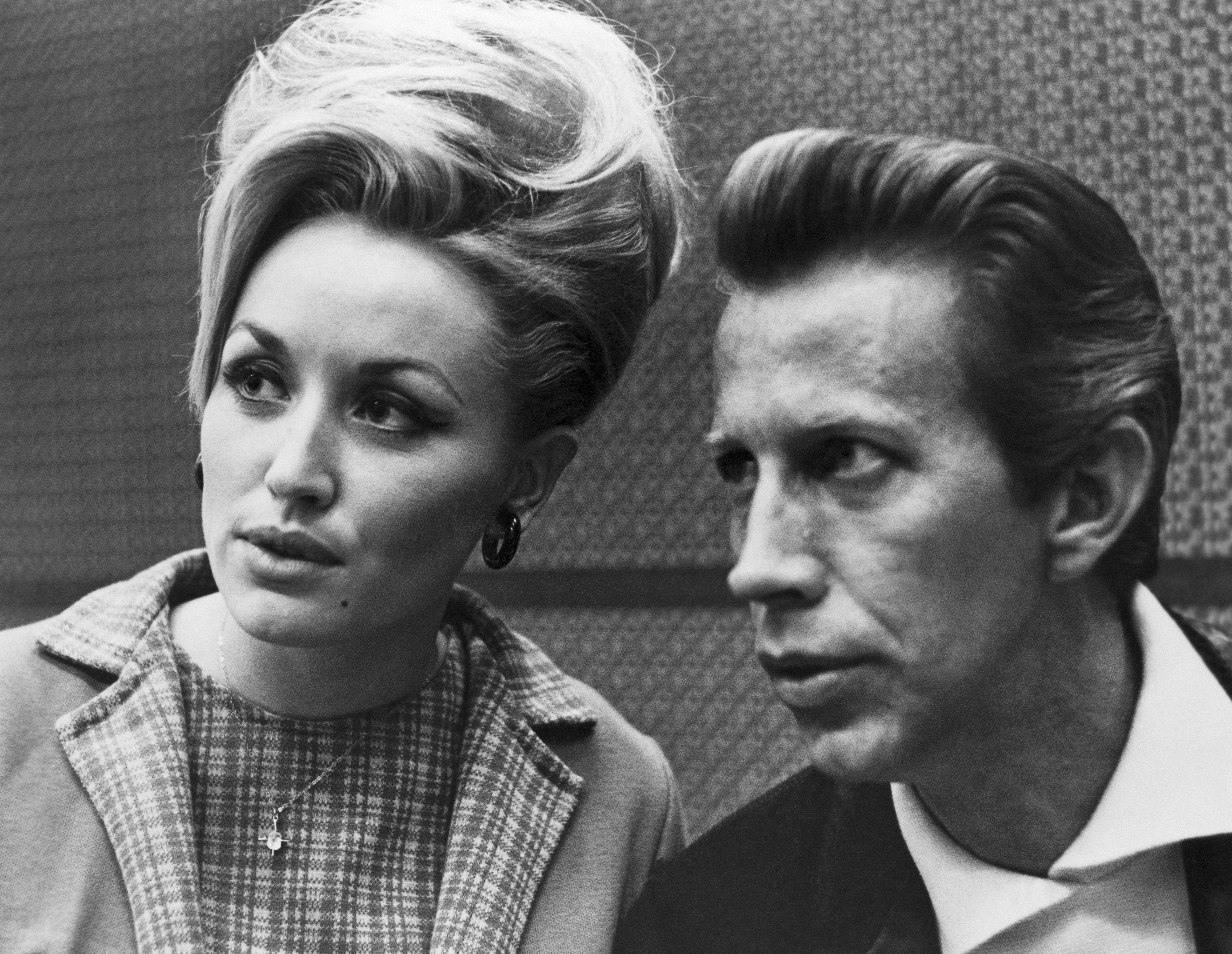 Доллі Партон і Портер Вагонер у Нешвіллі, штат Теннессі, близько 1968 року2