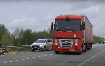 Фури хочуть заправляти без черги: Кабмін просять змінити правила на АЗС3