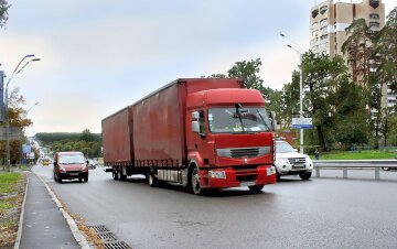 Тахографи для легких комерційних авто: 9 годин за кермом та 45 хвилин перерви – нові правила 5 Тахограф для бусів 2,5–3,5 т обов'язковий: 9 годин за кермом і перерва 45 хвилин1