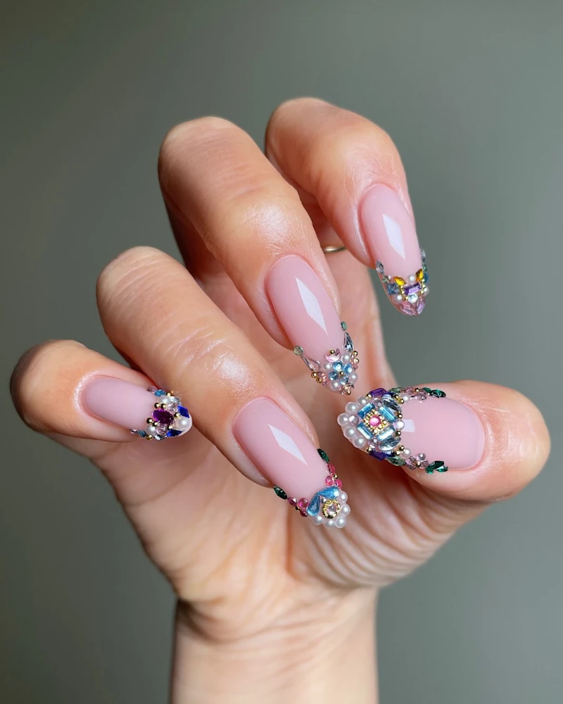 Цей манікюр Кайлі Дженнер — один із головних nail-трендів осені 2026 року7