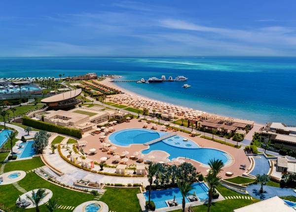 I stayed at Egypt’s new all-inclusive where waiters bring drinks on rollerblades 6