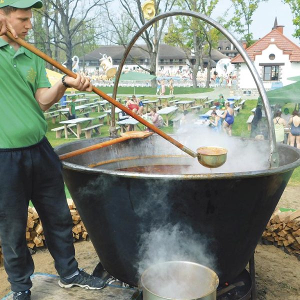 Косино: вісім казанів бограчу