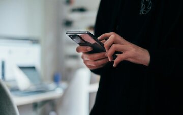 Не сліпне на сонці: три бюджетні смартфони з рекордною яскравістю, ціни від 11 499 грн2
