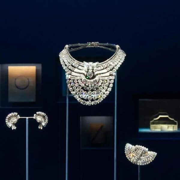 Музейні скарби: віденський музей втратив діамантове намисто Van Cleef & Arpels за 5 мільйонів євро