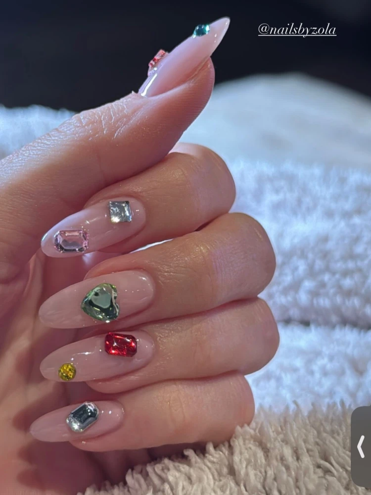 Цей манікюр Кайлі Дженнер — один із головних nail-трендів осені 2026 року1