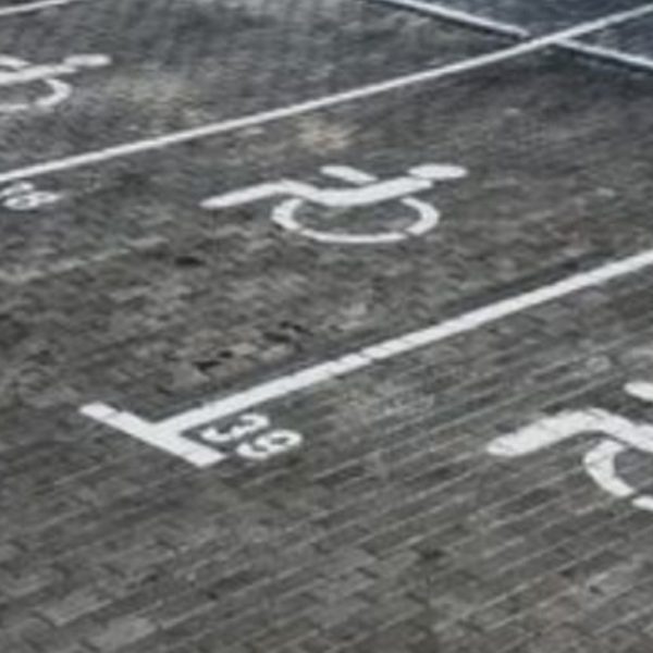 Паркування на місцях для інвалідів: штраф до 1700 гривень