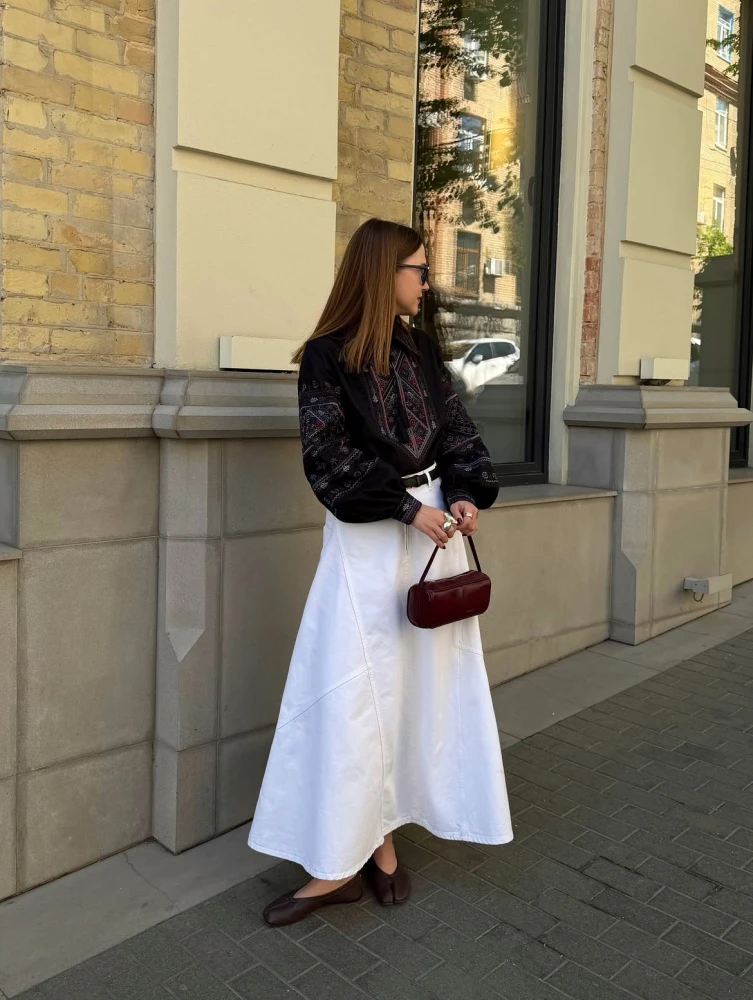 Вбрання із сенсом: що одягають українські fashion-інфлюенсерки на День Незалежності8