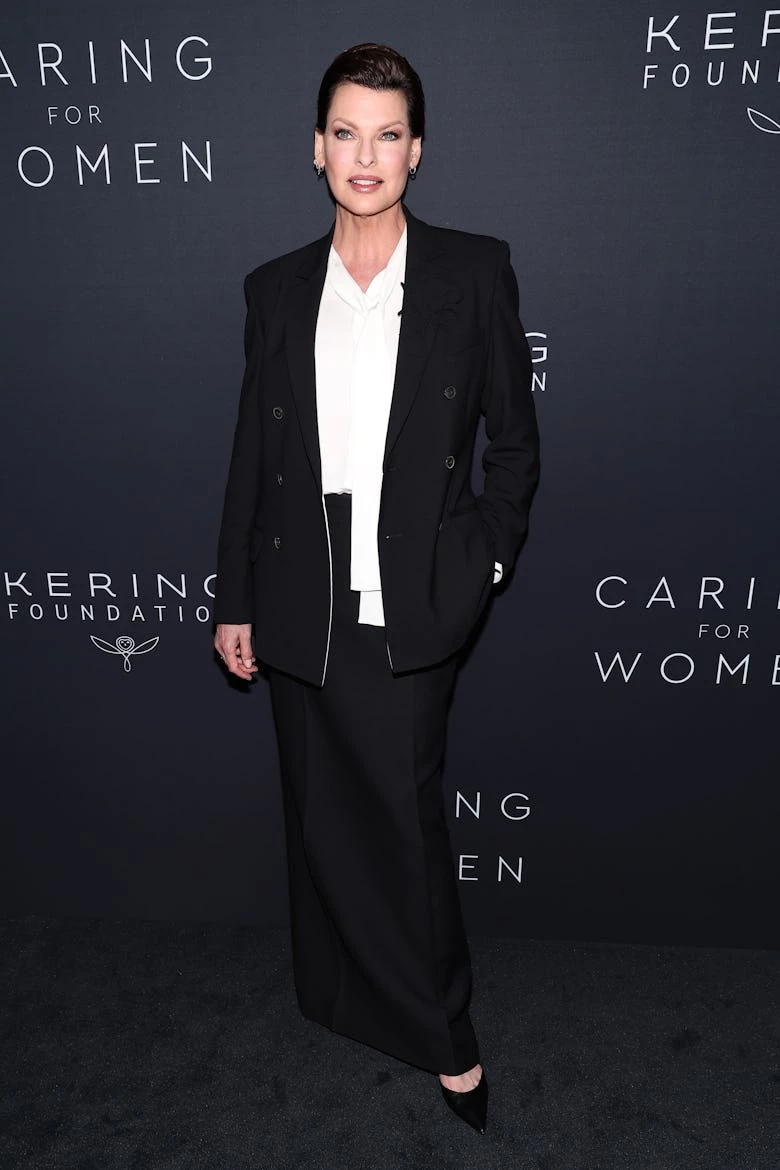 Лінда Євангеліста у Phoebe Philo12