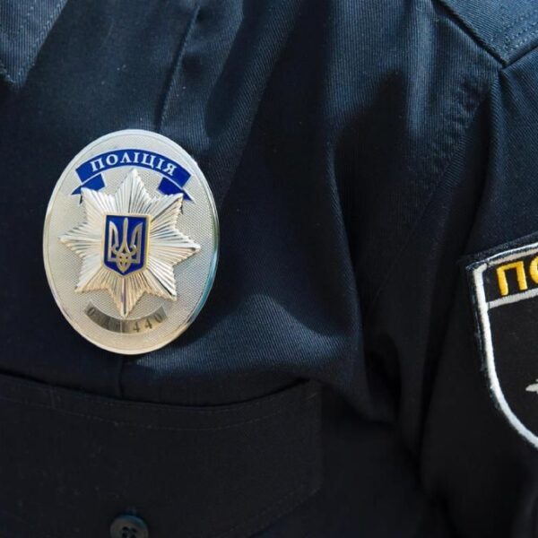 Вшанували пам’ять полеглих правоохоронців: свічки, квіти та хвилина мовчання