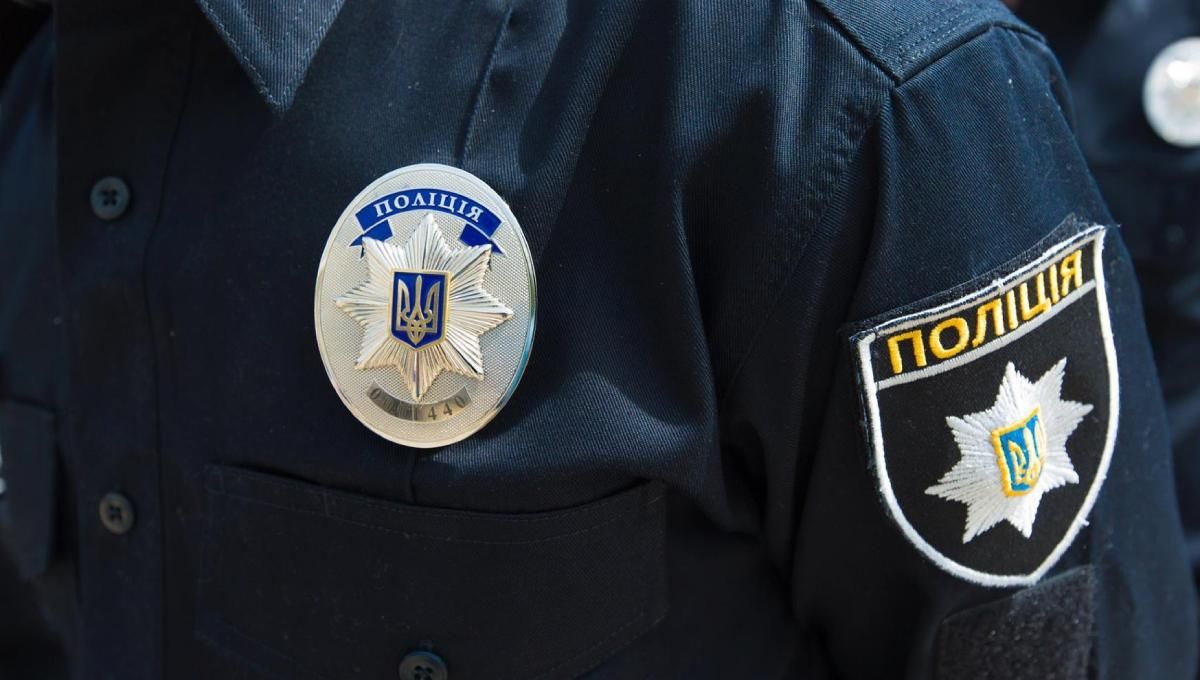 День пам'яті загиблих правоохоронців: свічки, квіти та хвилина мовчання 22 серпня0