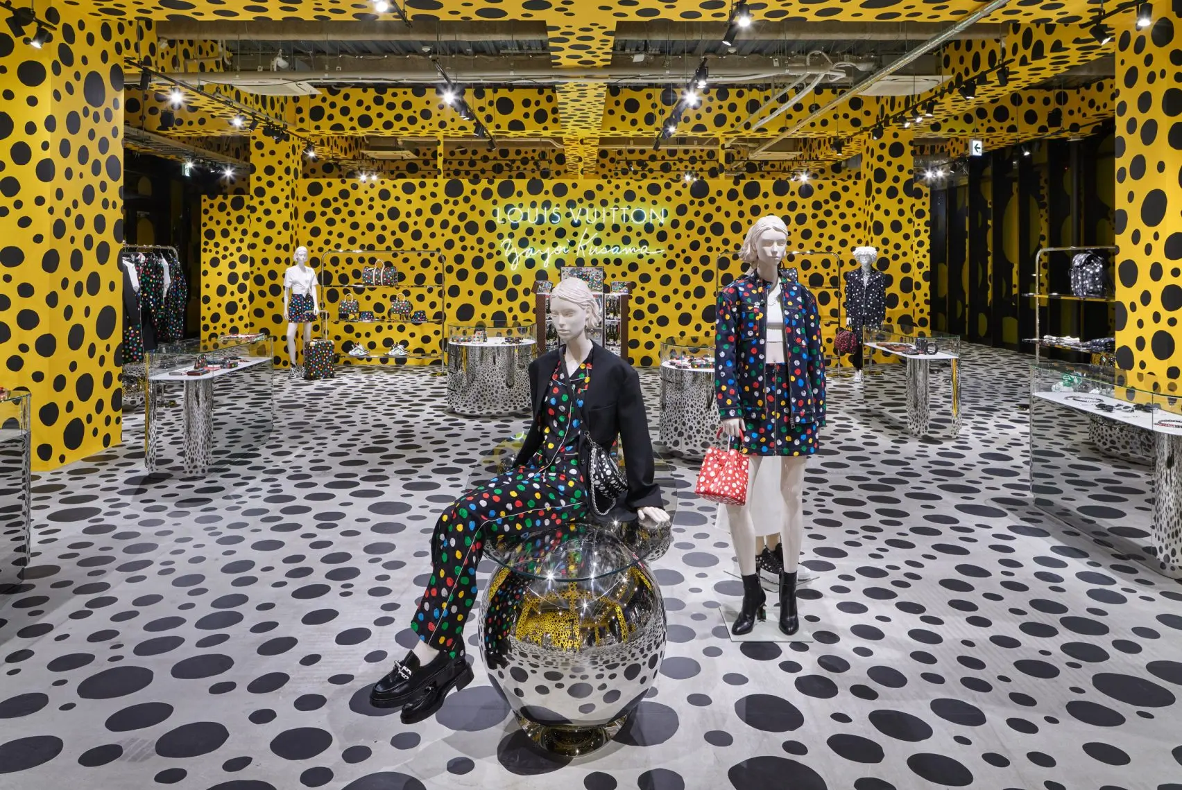 Від «кімнат нескінченності» до Louis Vuitton: померла легендарна худодниця Яйої Кусама6