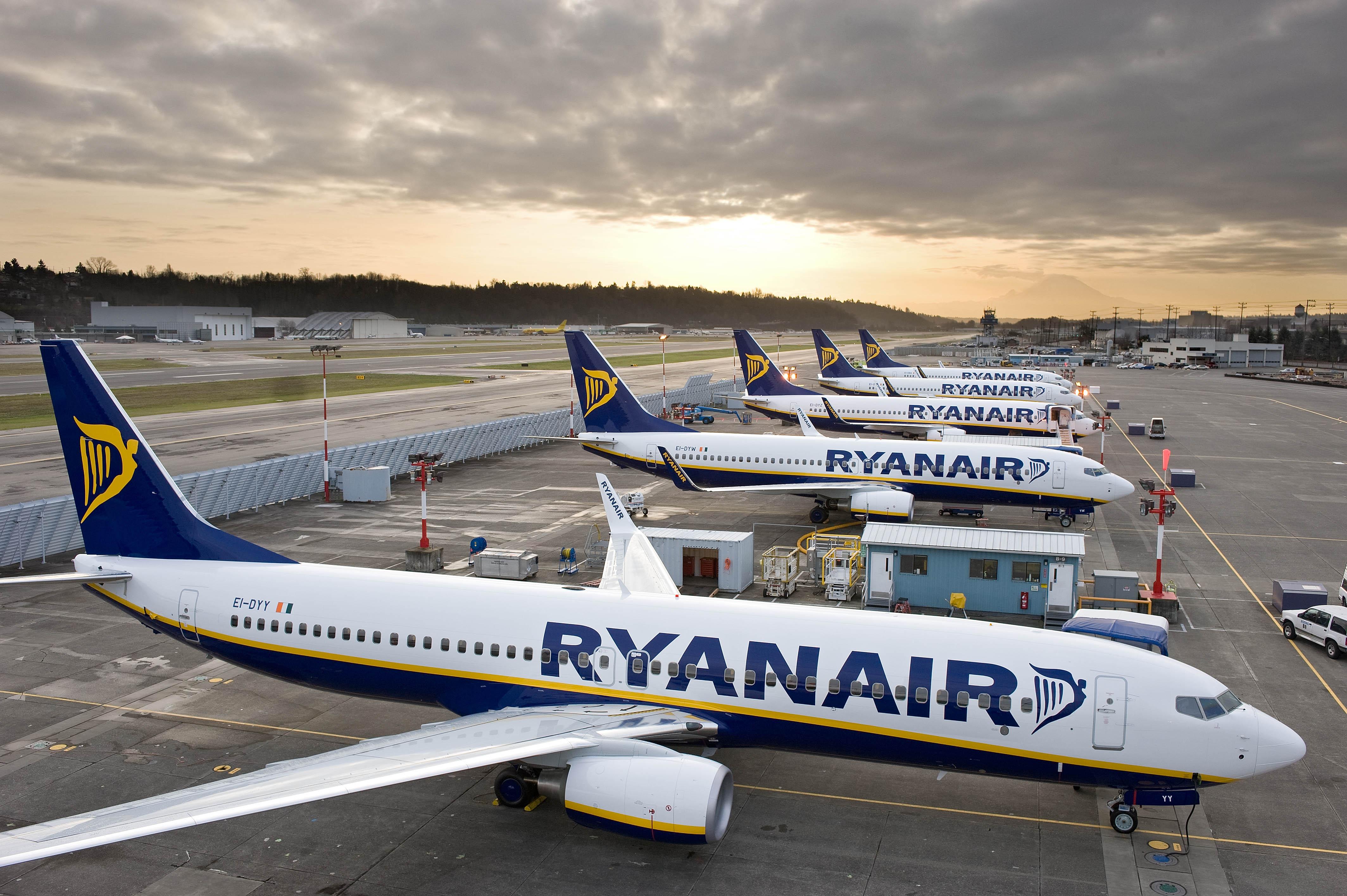 Ryanair відкриває 11 нових рейсів з України 5 Ryanair починає літати з України: 4 нових маршрути з Києва та 7 зі Львова | Mandry1