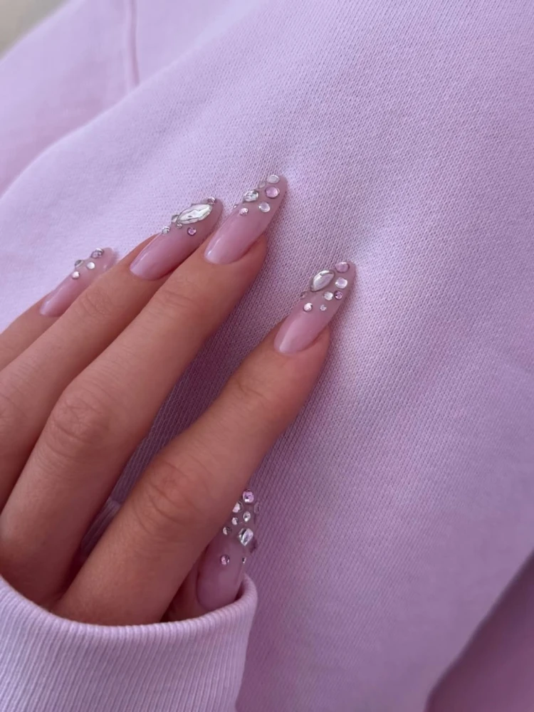 Цей манікюр Кайлі Дженнер — один із головних nail-трендів осені 2026 року4