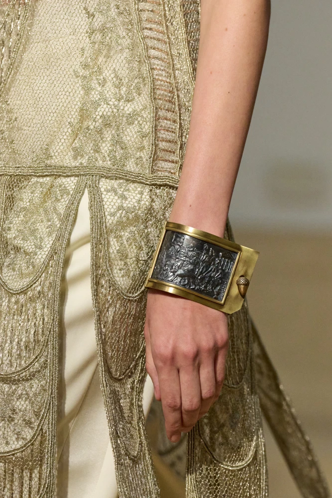 Античність знову в моді: fashion-рішення, натхнені естетикою «Одіссеї»10