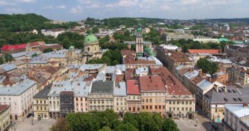 Матір загиблого воїна зобов'язали відшкодувати понад 33 тисячі гривень через приватизацію житла сином 6 Знялася з реєстрації, щоб син приватизував житло: суд стягнув із матері загиблого воїна 33 780 грн2