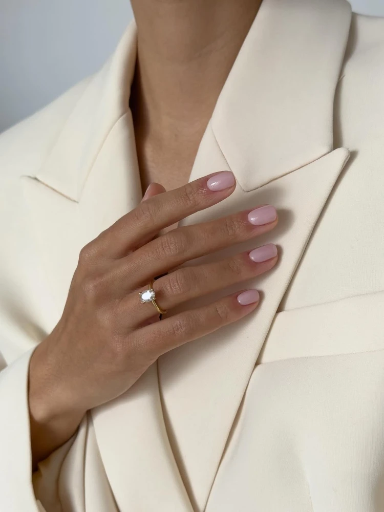 Petal nails — ніжний тренд манікюру літа-20265
