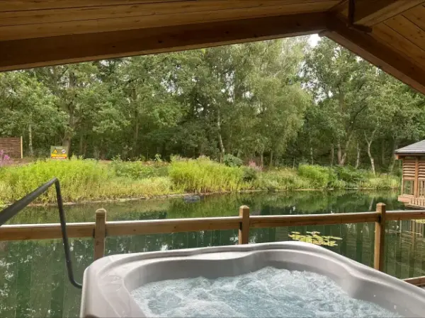 Лісові ретрити Британії: чесний огляд за £112 за ніч 13 My honest review of this Luxury lodge retreat in the heart of Lincolnshire / Bainland Lodge Retreat
