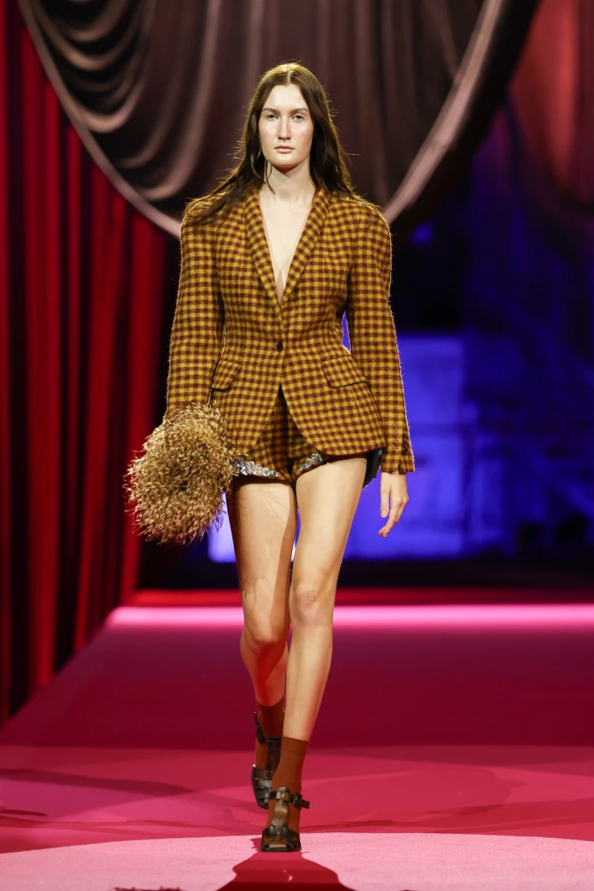 Модне шоу в Опері: яким був перший показ нового сезону Ukrainian Fashion Week33