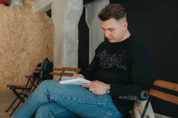 Документалістика і казки: розмова з Сашею Довжик про їхнє поєднання 10