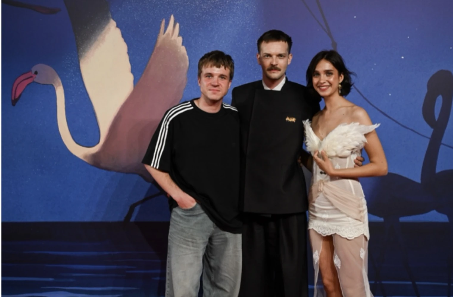 Павло Шпегун вдягнув українське на червоному хіднику Венеційського кінофестивалю 11 Український fashion на червоному хіднику: образ Павла Шпегуна з Венеційського кінофестивалю4