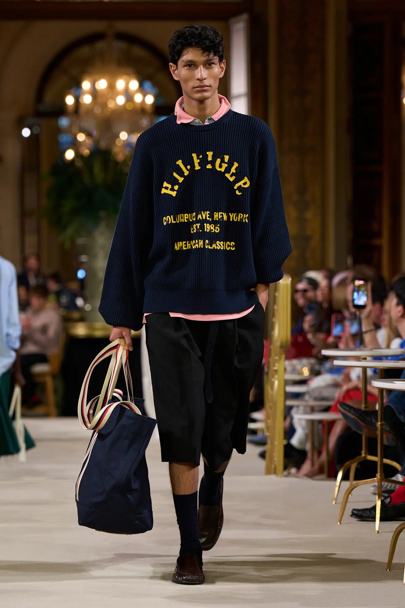 Джіджі Хадід відкрила показ Tommy Hilfiger у Нью-Йорку21